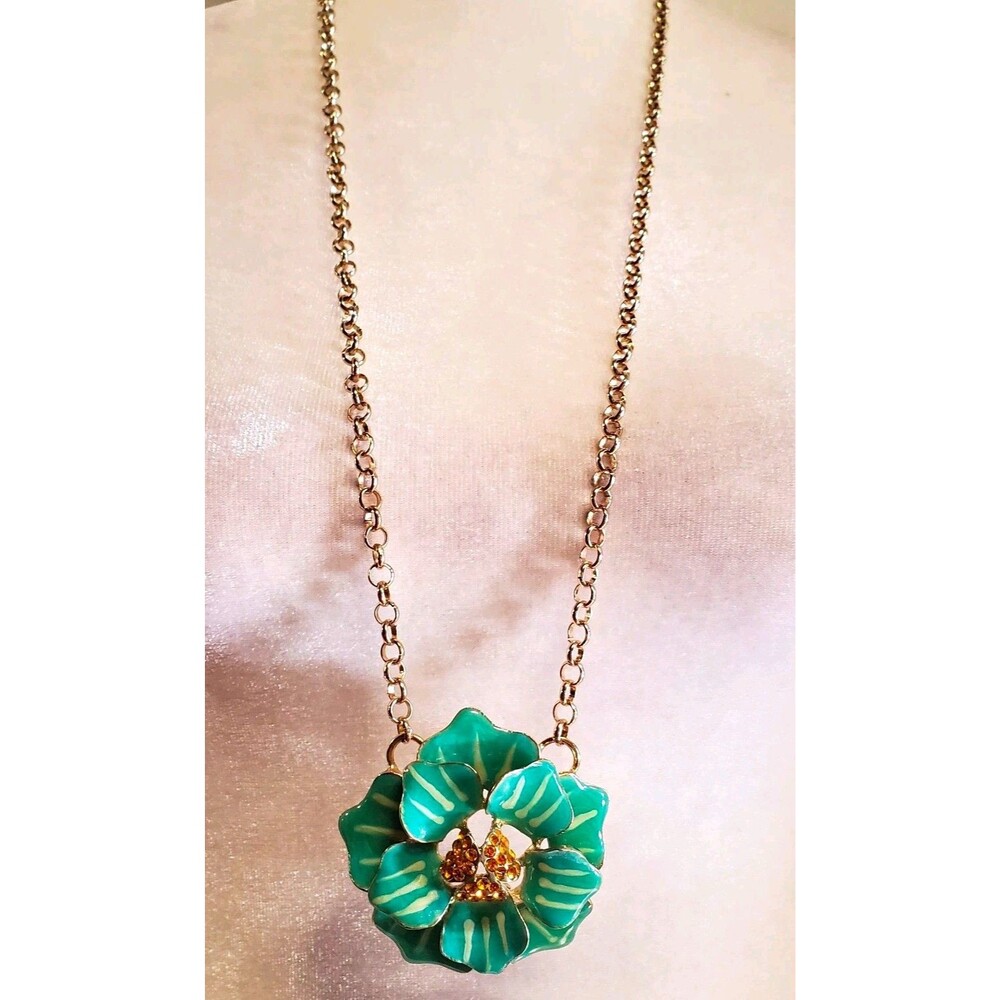 Coldwater Creek VTG Goldtone Jade Hibiscus Enamel Flower Pendant Chain Necklace